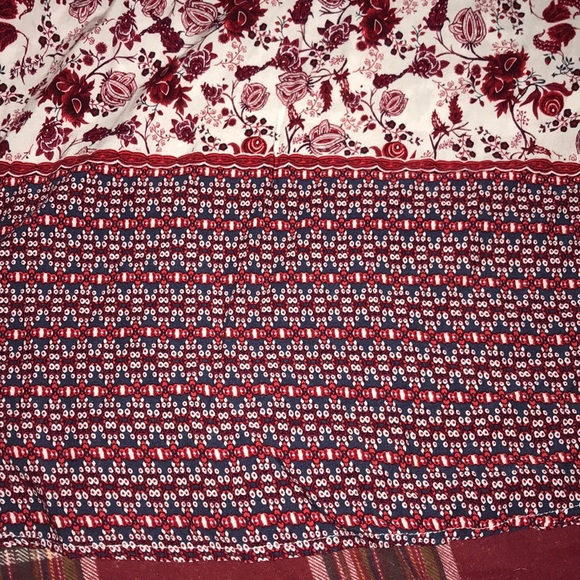 Flowered long sleeve shirt. - Picture 4 of 4